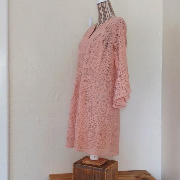 BCBG MaxAzria Catier Pink Lace Slip Shift Dress w Bell Sleeves Size M Like New - Picture 4 of 16